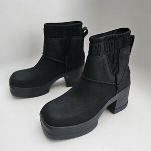 UGG Moxy Chelsea Women's  Boots